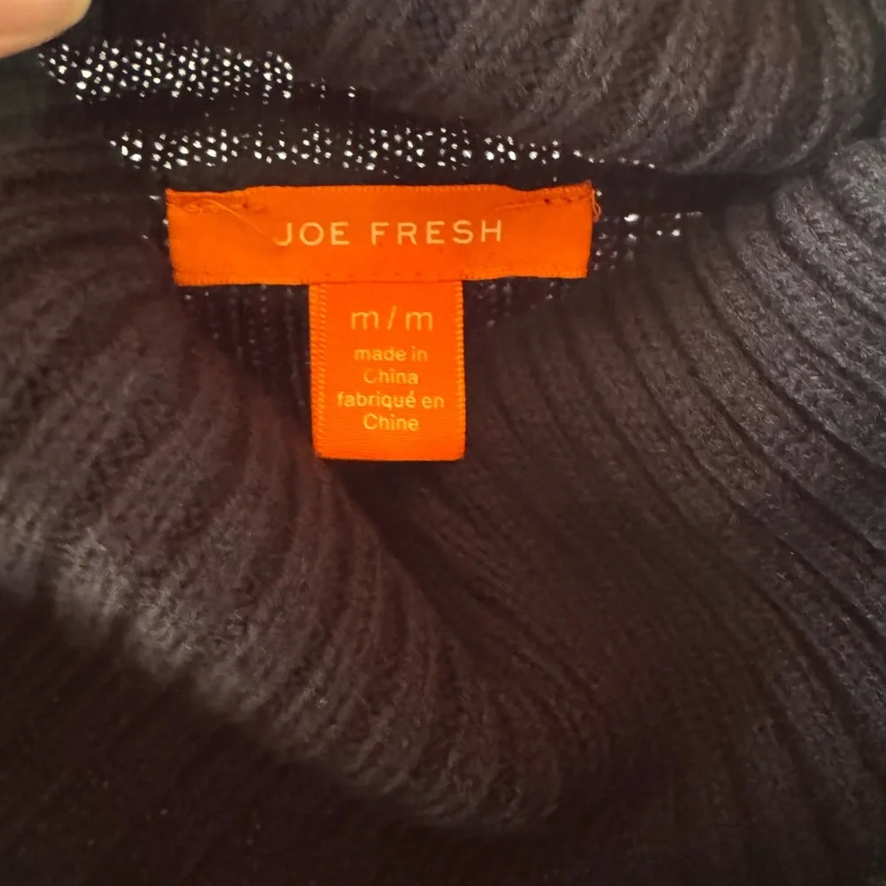 Joe Fresh Navy women’s M turtleneck acrylic sweater office travel packable party - Picture 4 of 5